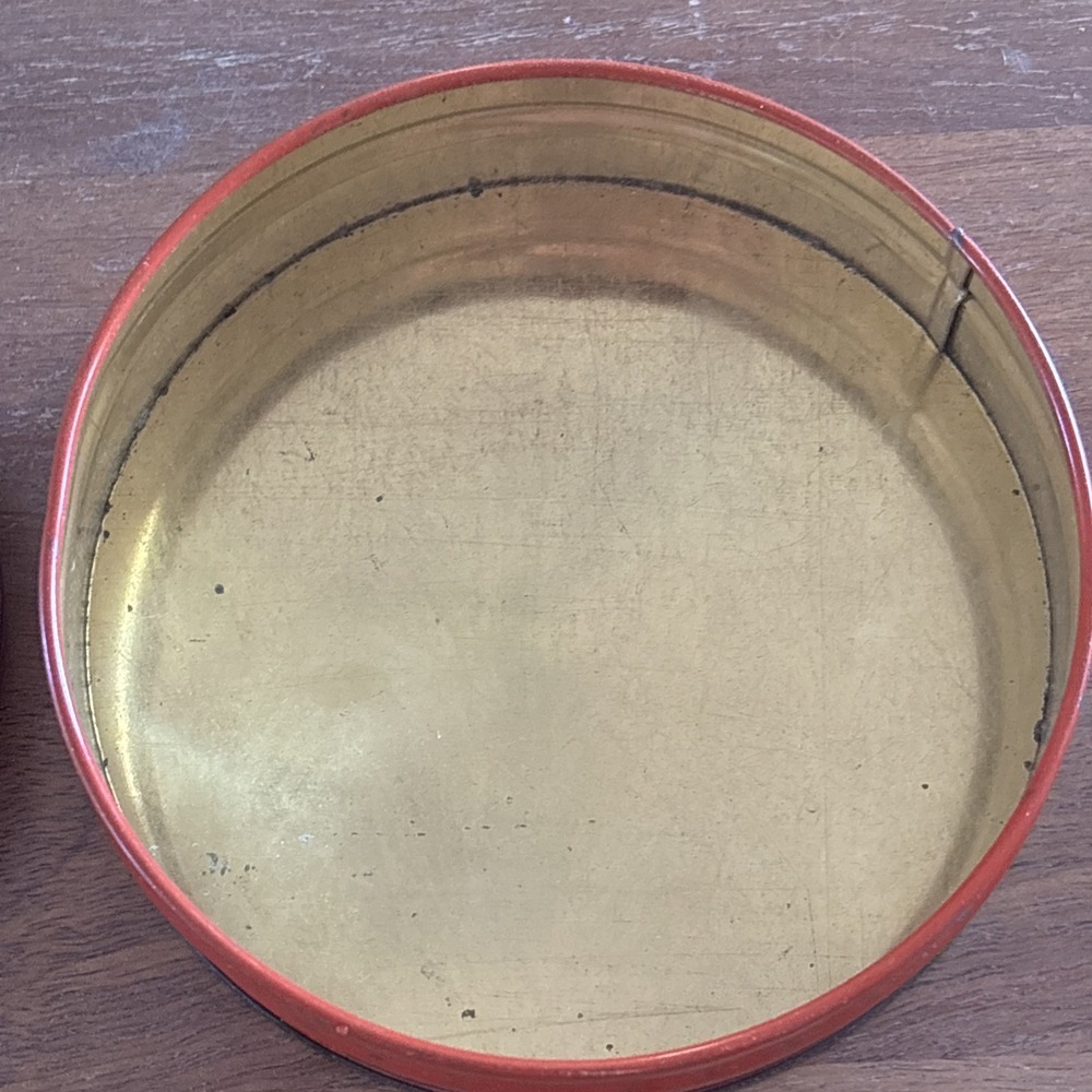 Vintage Independent Can Co. [Baltimore, MD] Black/Red/Gold Winter Metal Tin - Picture 8 of 9